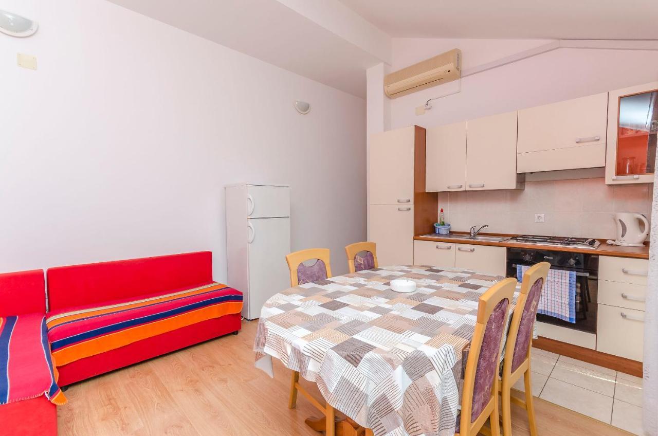 Apartments Mira I Vodice Exterior foto